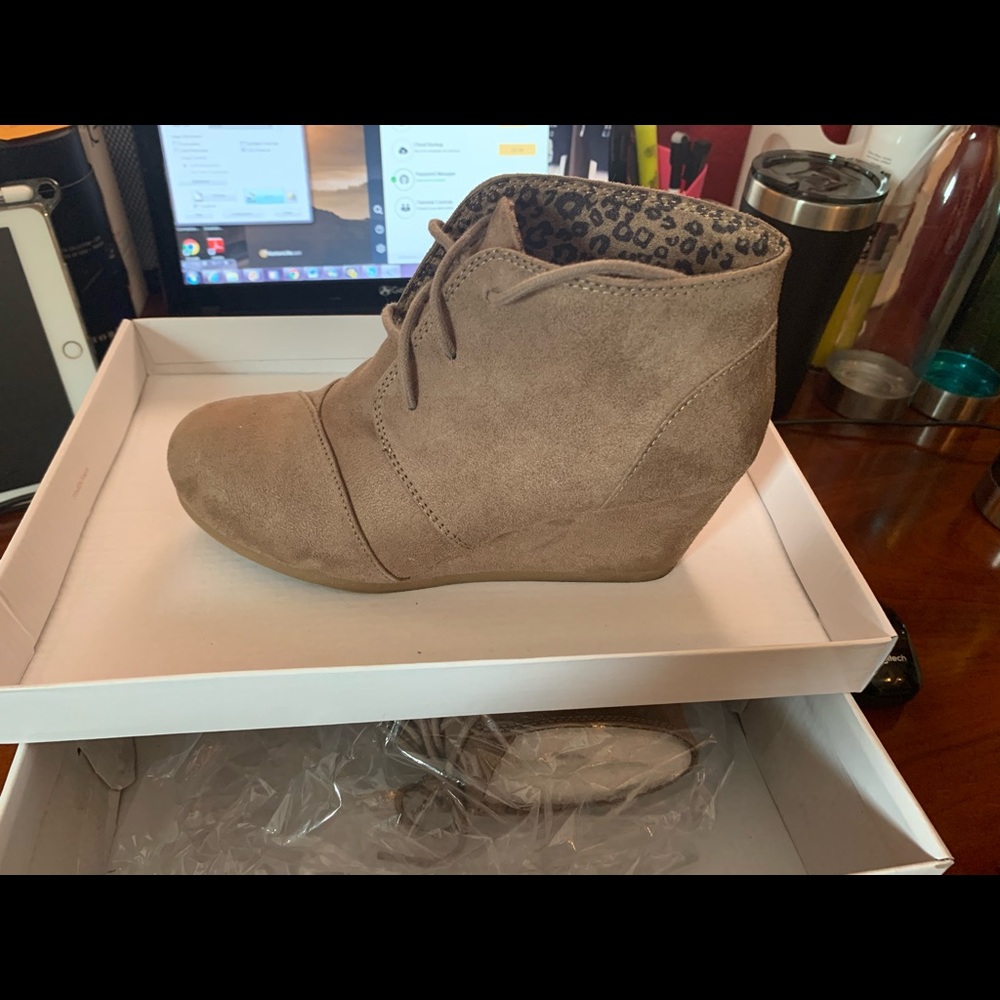 Boots - Picture 2 of 2
